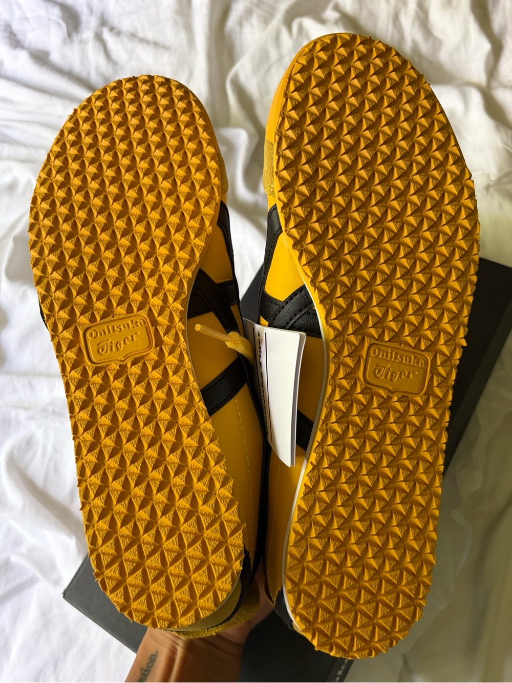 Onitsuka Tiger by Asics Mexico 66 womens Yellow & Black Sneakers - Picture 5 of 6
